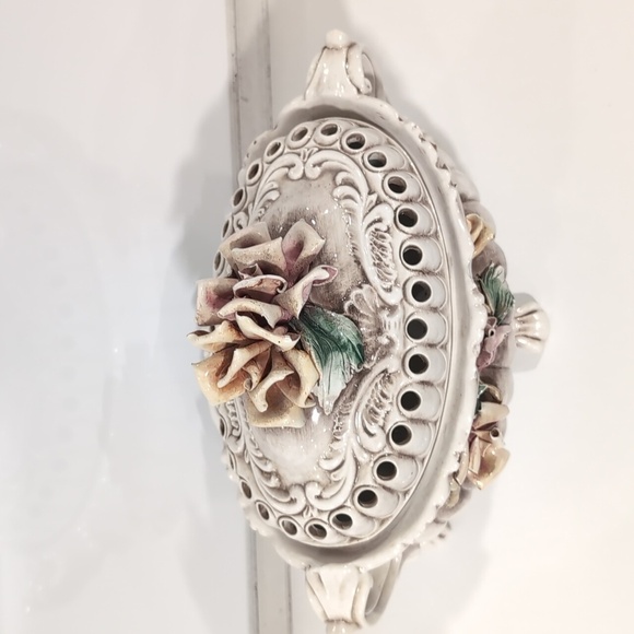 LARGE VINTAGE CAPODIMONTE PORCELAIN SOUP TUREEN BEAUTIFUL - Picture 3 of 16